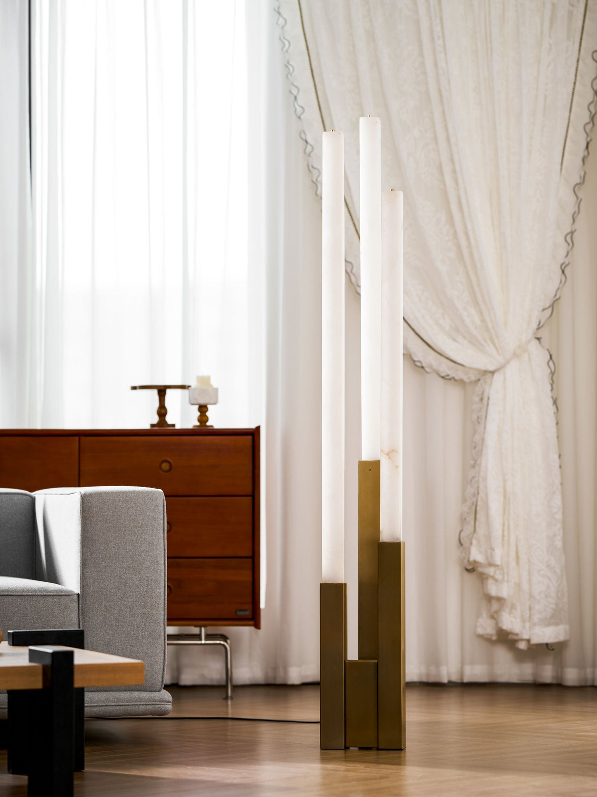 Callisto Alabaster Floor Lamp - Vakkerlight