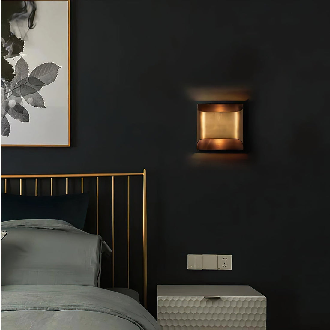 Leclerc Modern Brass Wall Light