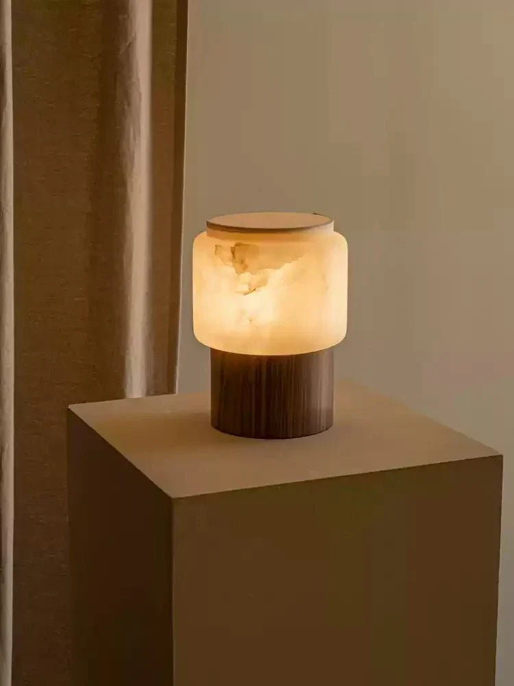 Luma Core Alabaster Table Lamp - Vakkerlight