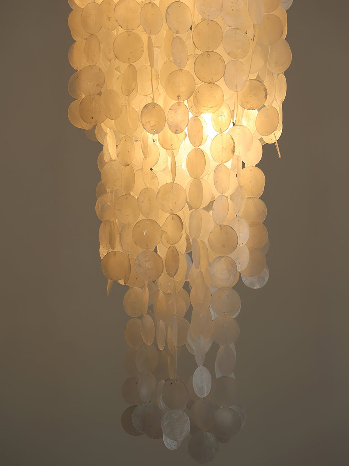 Modern Nerida Shell Chandelier-Chandelier-Jecanoli