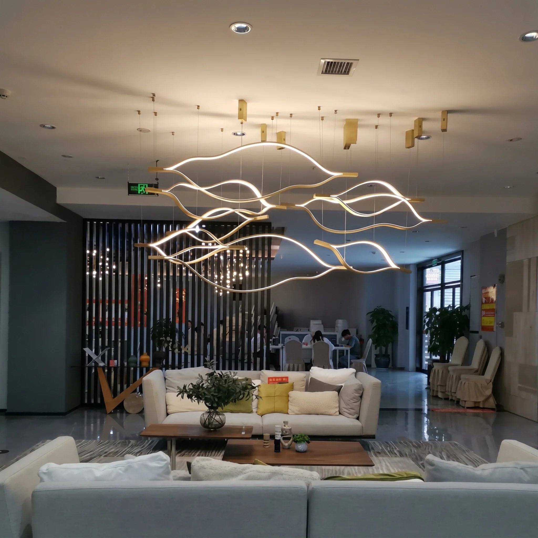 Modern Simple Aluminum Waving Chandelier