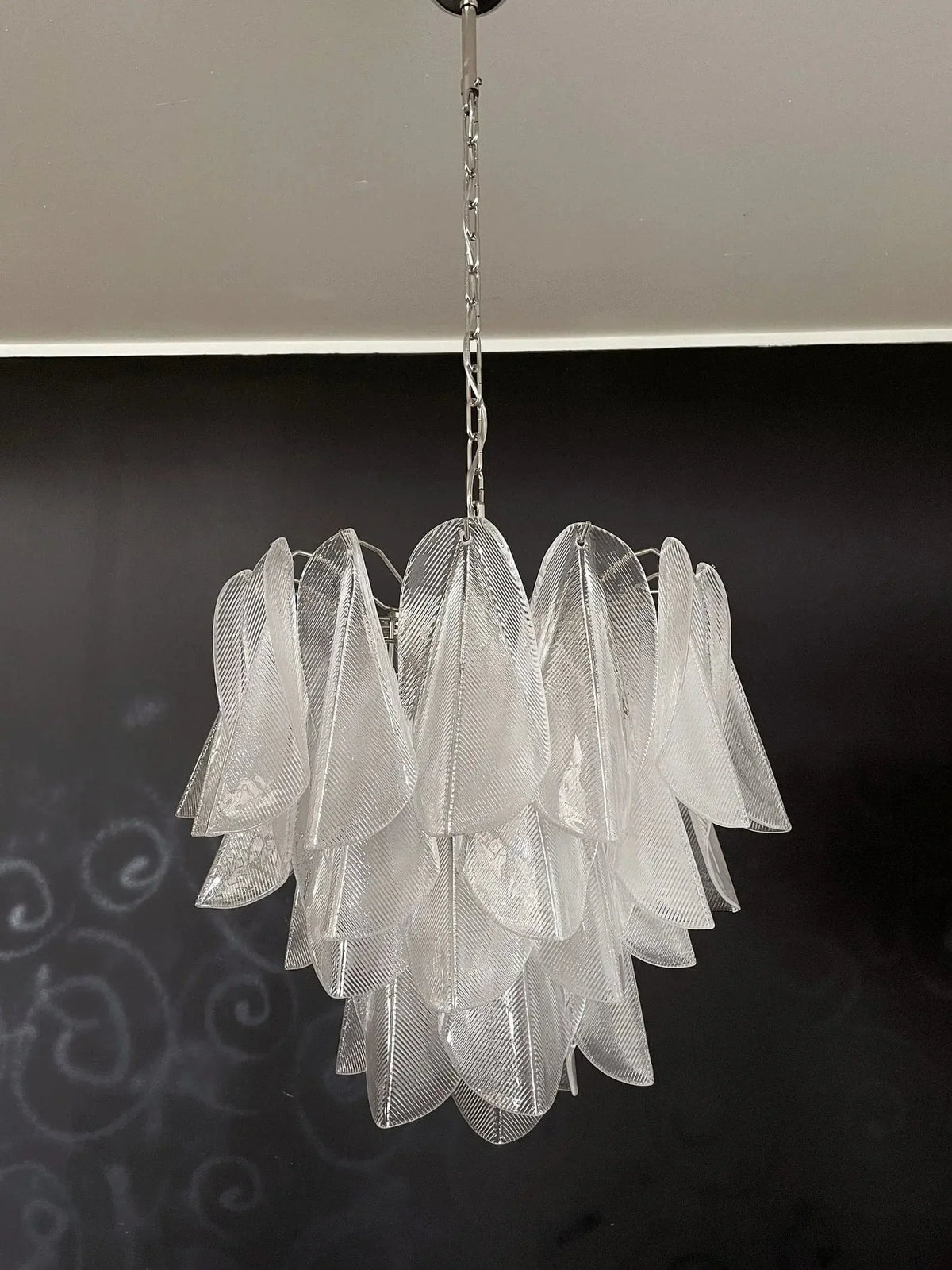 Murano Chandelier – Rondini – 41 glass leaves – Transparent - Brass - Manor Lights